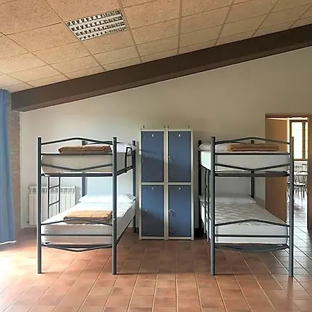 Hostal De *