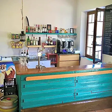 Hostal De *